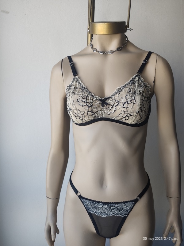 Conjunto Off White y Negro - Encaje y microtul - Image 6